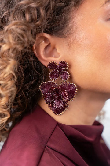 LOTT GIOIELLI - BORDEAUX RODE OORBELLEN DOUBLE FLOWER EARRING L DEBBY