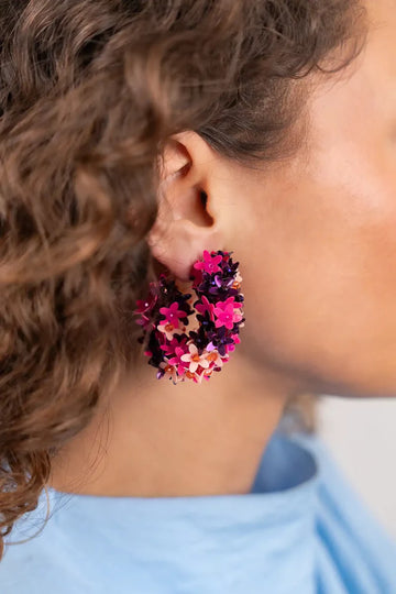 LOTT GIOIELLI - FUCHSIA OORBELLEN AILA SEQUIN OVAL FLOWER CREOLE L