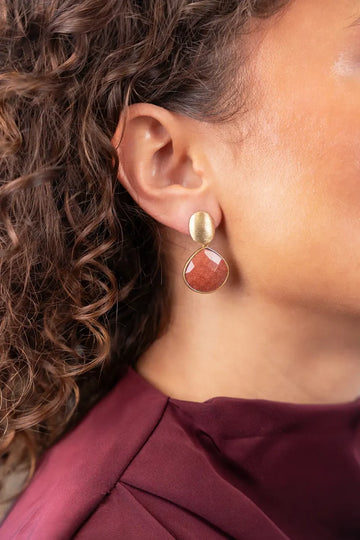 LOTT GIOIELLI - GLITTER RODE OORBELLEN ROUND FRAMED DROP LENI